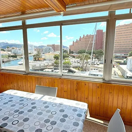 Cap Llarg Apartment Roses